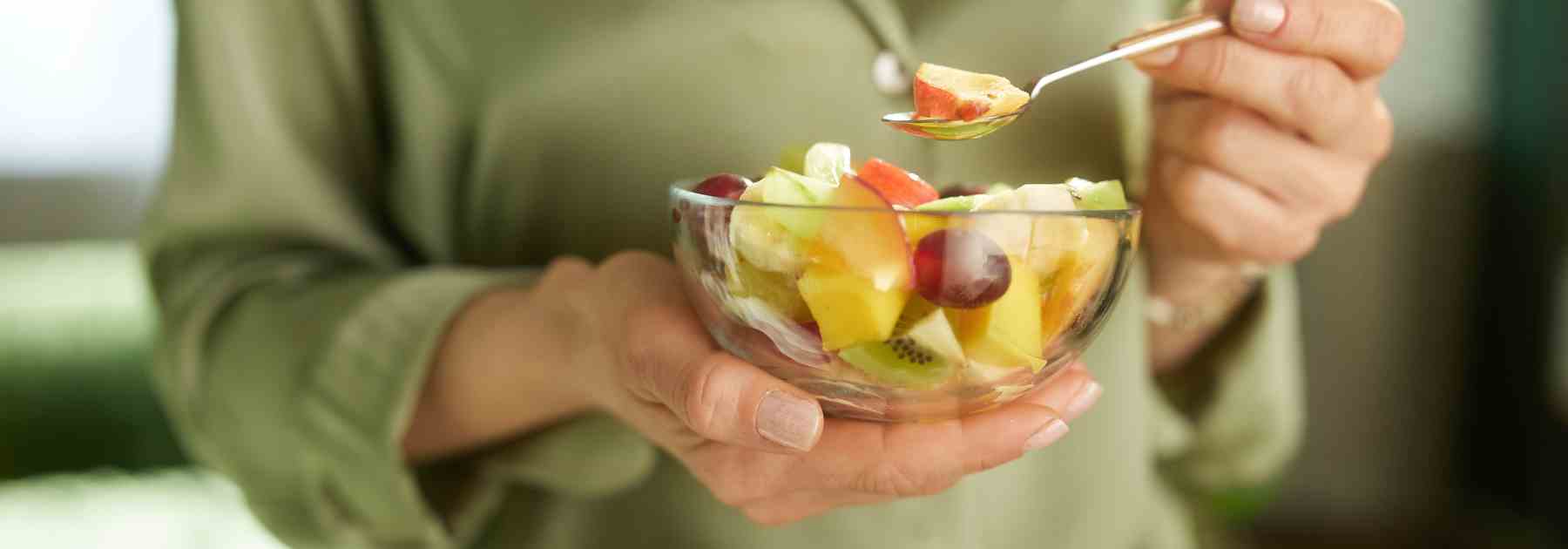 Eating healthy fruit for weight loss