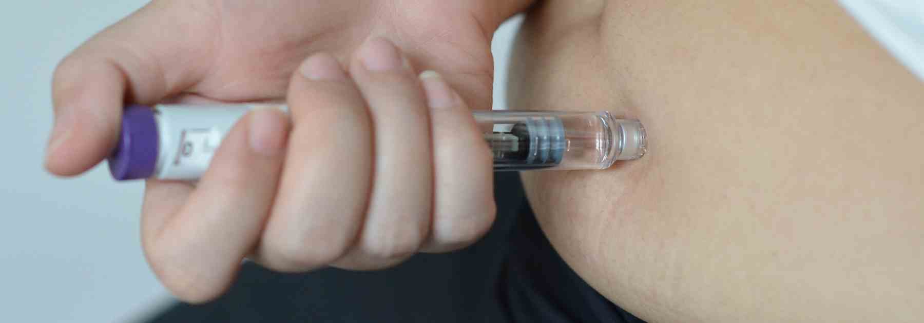 Injecting weight loss drugs in stomach